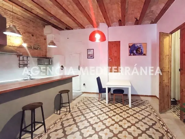 Piso en Alquiler Temporal en Ruzafa con reforma que respeta la arquitectura tradicional de la zona y con mucha luz — 7