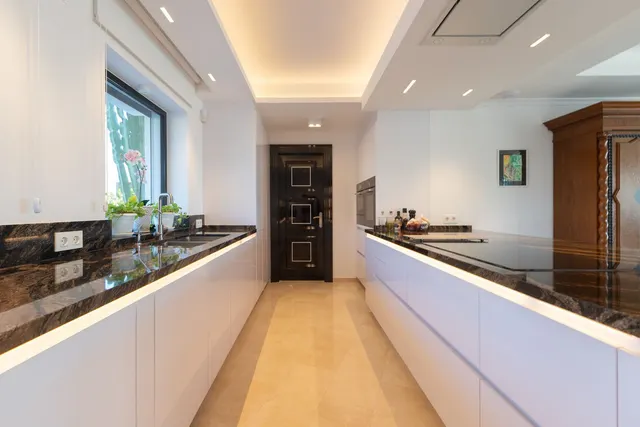 Chalet 3 habitaciones 384m² en venta - Marbella — 7