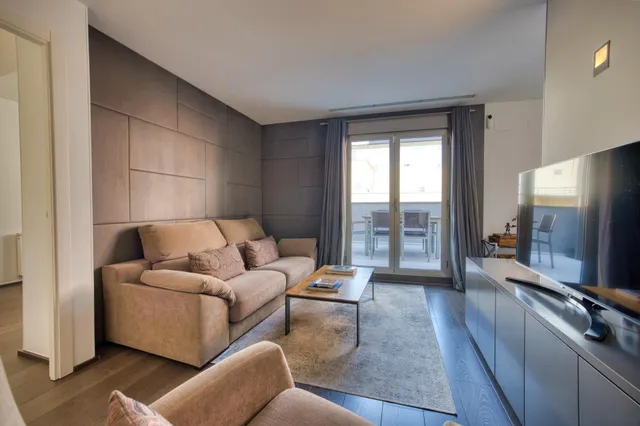 Ático con gran terraza y solárium privado en el corazón de Alicante — 14