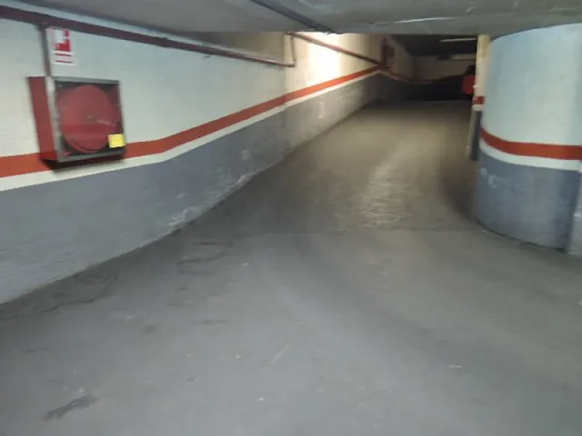 Plaza de garaje en La Bordeta,Barcelona — 4