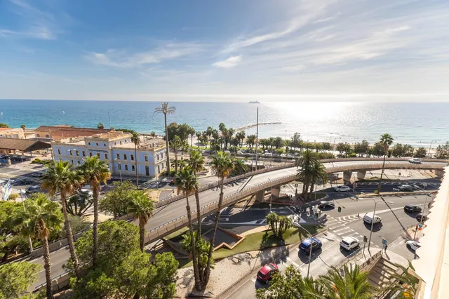 Maravilloso piso en Raval Roig con vistas!! - foto 2