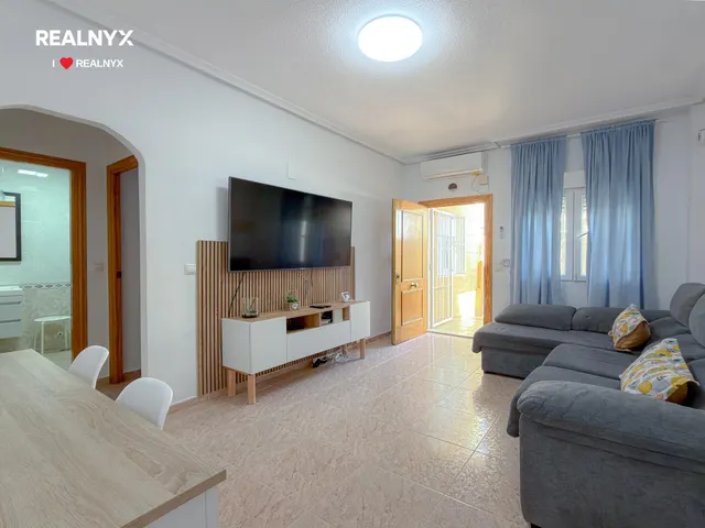 Encantador apartamento tipo bungalow con amplia terraza y licencia turística + Piscina comunitaria + Amplio patio — 27