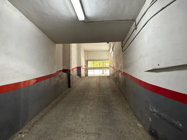 Plaza de parking cubierta a la venta en Castellón - foto 3