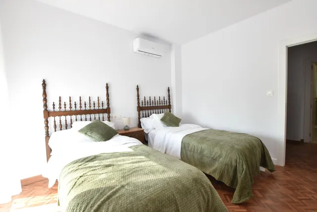 JUNTO CUESTA ESCORIAZA — 37
