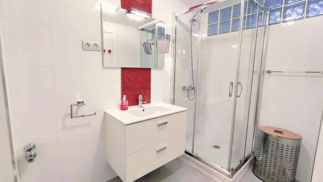 Vivienda tres dormitorios y aparcamiento en alquiler, Málaga - Centro — 11