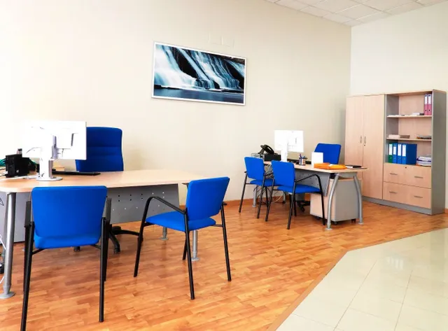 Magnífico local comercial junto a la Plaza Andalucía — 13