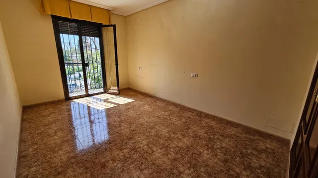 CAÑERO. Amplia Casa con cochera privada — 24