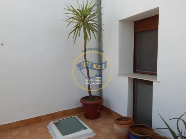 BONITA CASA EN CASCO ANTIGUO DE AGULLENT — 11