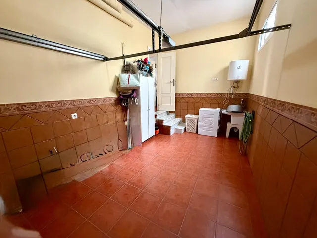 Chalet pareado tipo tríplex de 266 m2 con 4 dormitorios, terrazas, garaje y bodega en Aguadulce Sur — 38