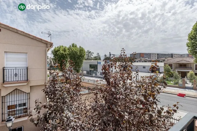 AMPLIA CASA DE 5 DORMITORIOS EN ALHENDÍN, GRANADA — 24