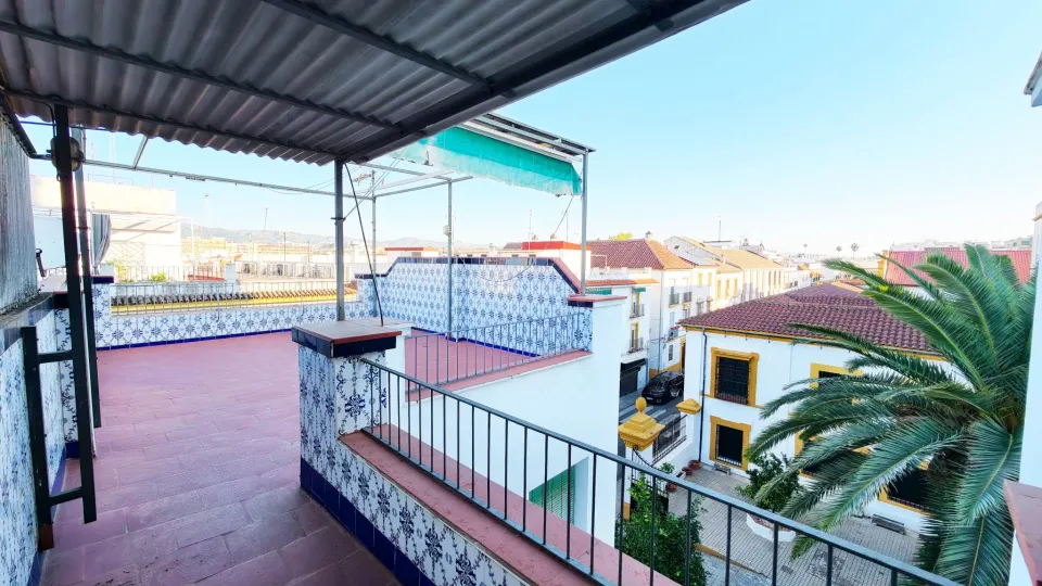 ¡¡ casa de tres plantas en san lorenzo !!