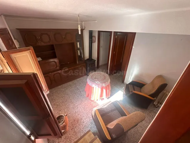 Dúplex de 80 m2 con patio, terraza y 3 habitaciones: una vivienda con potencial para crear su hogar ideal — 2