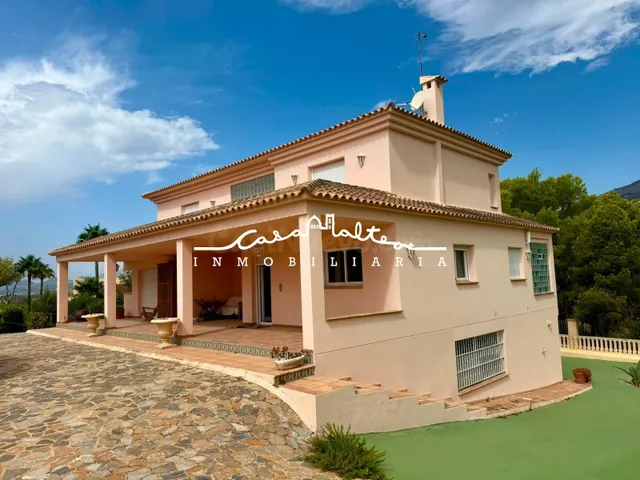 Espectacular Chalet Independiente en Altea Hills con Vistas 
