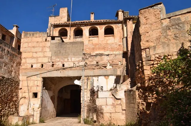 Casa para reformar con jardín en Sa Pobla — 9