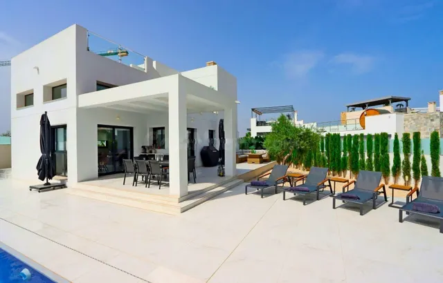 VILLA EN CIUDAD QUESADA (ALICANTE ) DE 3 DORMITORIOS 3 BAÑOS - foto 4