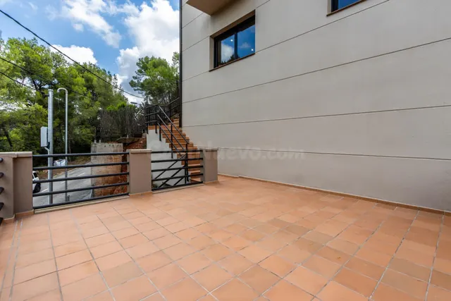 CASA D'OBRA NOVA AMB VISTES ESPECTACULARS - foto 3