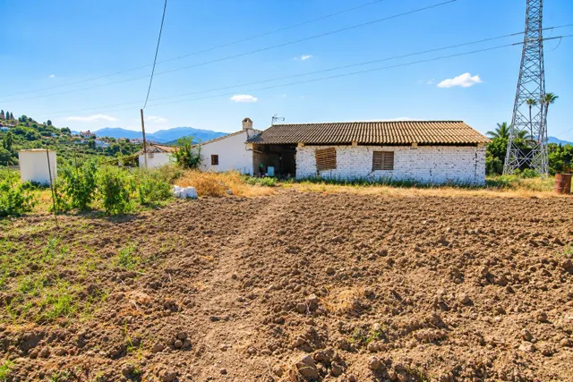 EXCLUSIVA FINCA RÚSTICA DE 7.500 M2 CON 292 M2 CONSTRUIDOS, PRIVACIDAD Y VISTAS DESPEJADAS EN COÍN — 12