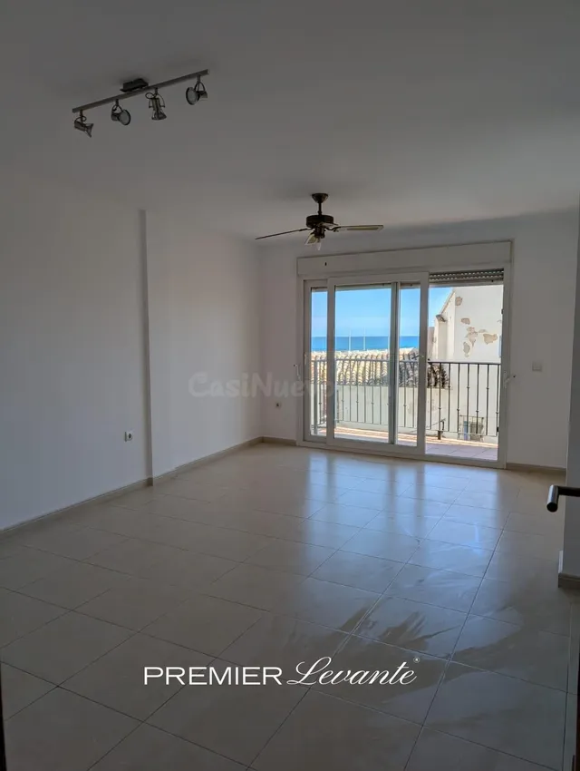 LUMINOSO PISO EN 2º LINEA DE LA PLAYA DE ALTEA — 3