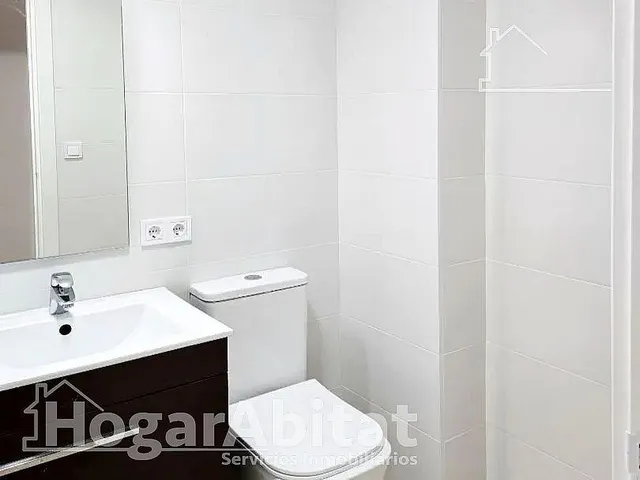 ¡Preciosas vistas al mar! Reformado en residencial con piscina y balcón — 23