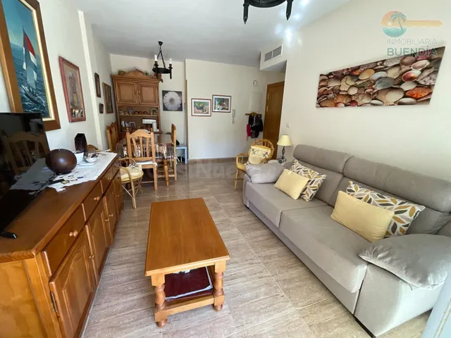 APARTAMENTO CON GARAJE A POCOS MINUTOS A PIE DE LA PLAYA Y T