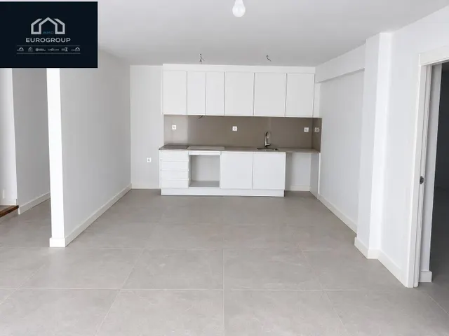 Impresionante chalet en perfecto estado, con 5 dormitorios y 3 baños, piscina privada y garaje con una parcela de 800m en el albir — 7