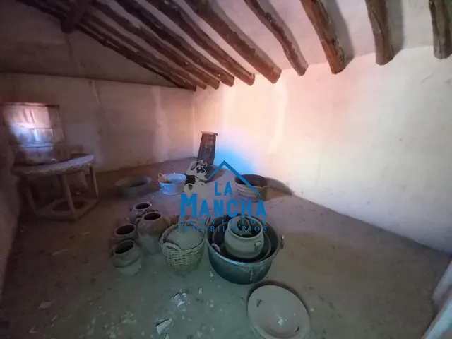*53.000€* inmobiliaria la mancha vende casa con patio en Barrax ( Albacete ). — 41