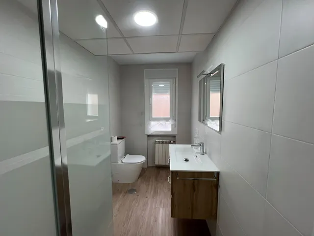 Piso recién reformado con garaje en el centro de Cáceres — 42
