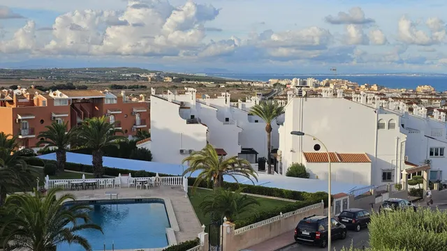 Estudio con piscina. parquing y vista al mar — 44