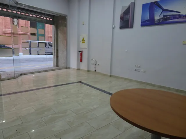 CENTRICO LOCAL CON SALIDA DE HUMOS — 11