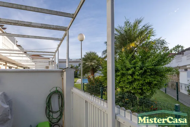 Exclusiva !!casa adosada en esquina con patio privado, piscina y aparcamiento propio en costa ballena, Rota — 23