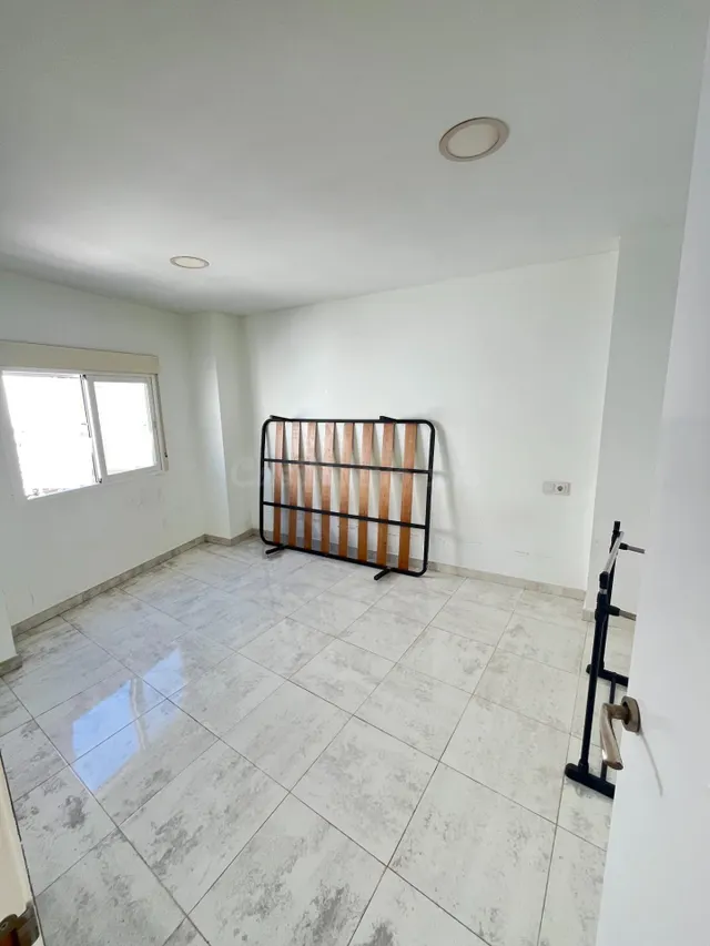GRAN CASA TIPO DÚPLEX CON GARAJE EN ADRA - foto 3