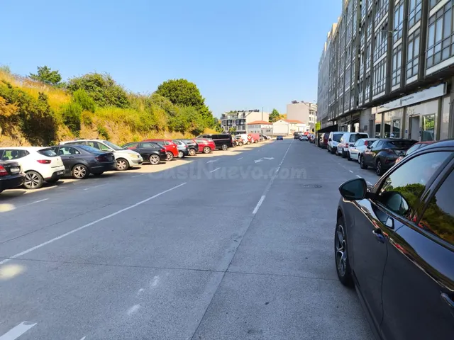 Local de 140 metros en Av. Lamadosa, zona Eirís, A Coruña - foto 5