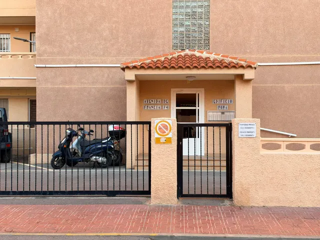 Apartamento de 2 dormitorios en venta en La Mata, Torrevieja, a pocos pasos de la playa — 35