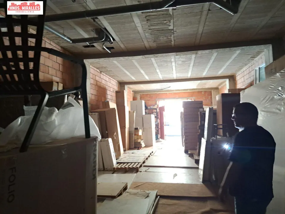 Se alquila Local en Albatera