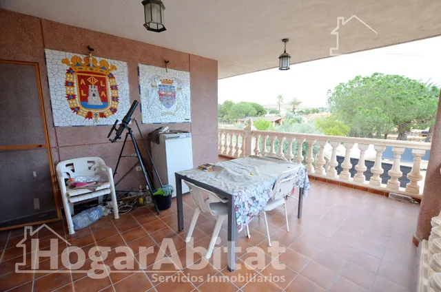 MAGNÍFICO CHALET RÚSTICO CON GARAJE, GRAN TERRAZA Y PARCELA — 21