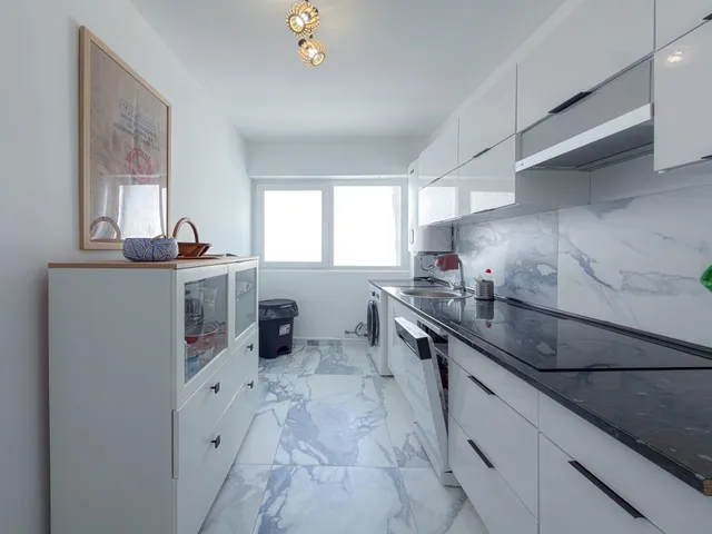 Maravilloso ático con increíble diseño, completamente exterior + terrazas con vistas panorámicas (280 mts del mar) — 12