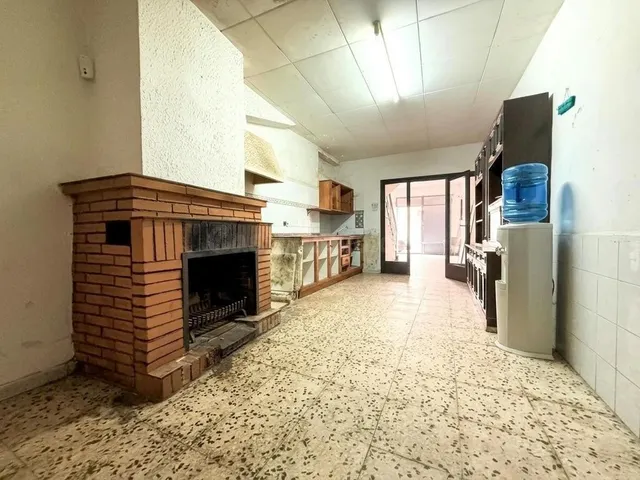 VIVIENDA CON ALTO POTENCIAL Y TERRAZA EN ALCANAR EN VENTA - foto 2
