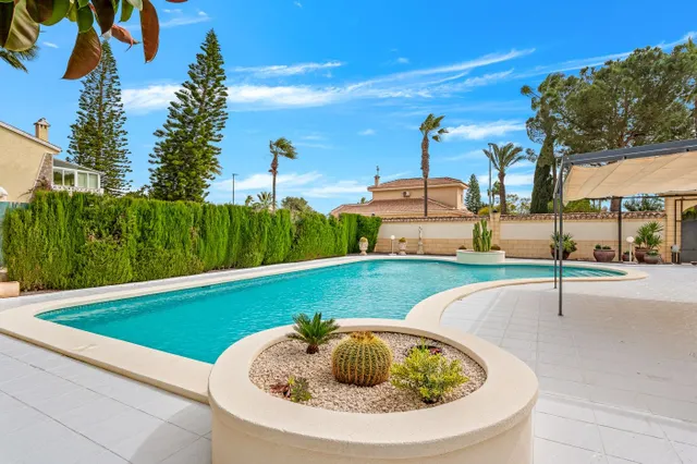 Villa 4 habitaciones 292m² en venta - Doña Pepa — 48