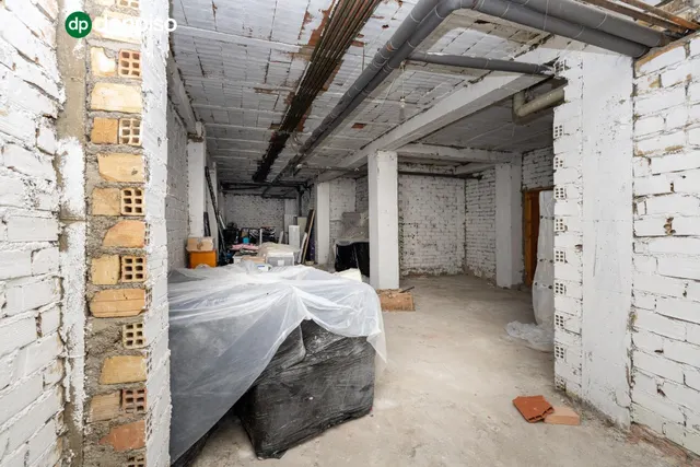 Local comercial de 150 m2 entre Camino de Ronda y Alhamar – doble acceso — 11