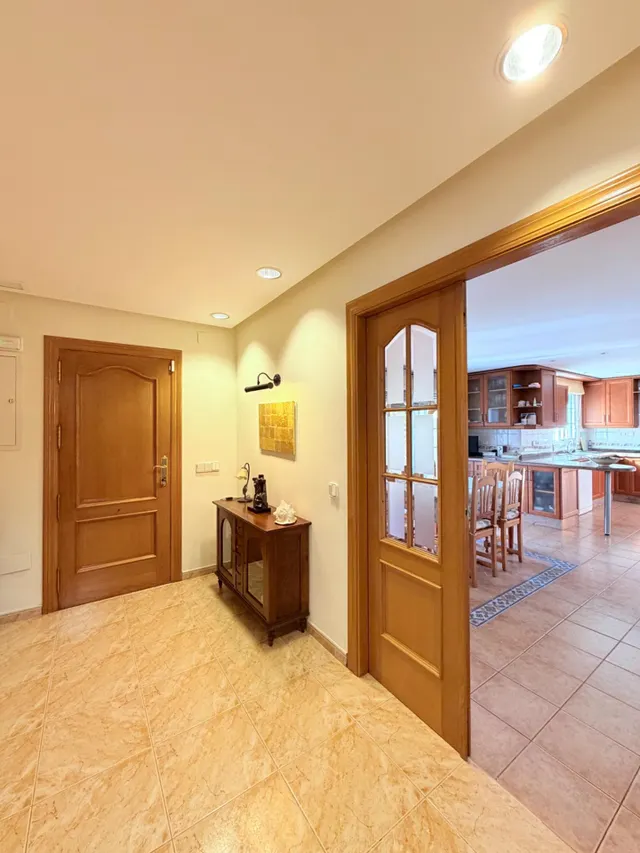 CHALET EXCLUSIVO EN ALZABARES ELCHE, CON PISCINA, ALTAS CALIDADES Y A SOLO 2 KM DEL HOSPITAL — 28