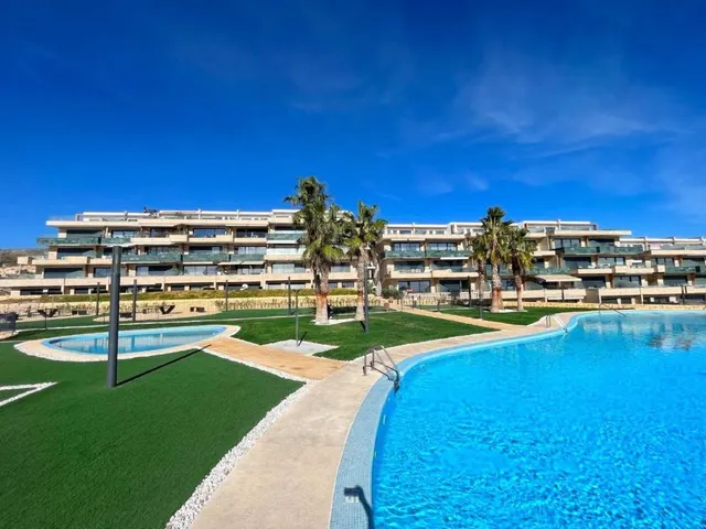 SE ALQUILA NUEVO APARTAMENTO EN FINESTRAT - foto 3