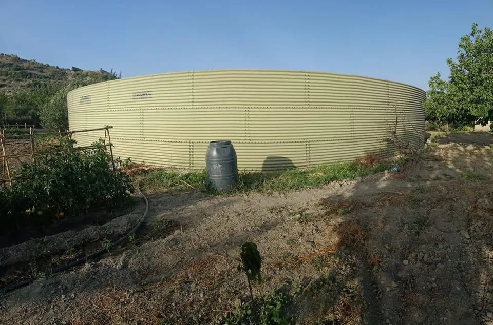 LÚCAR( ALMERÍA ). VENTA DE CORTIJO CON TERRENO.