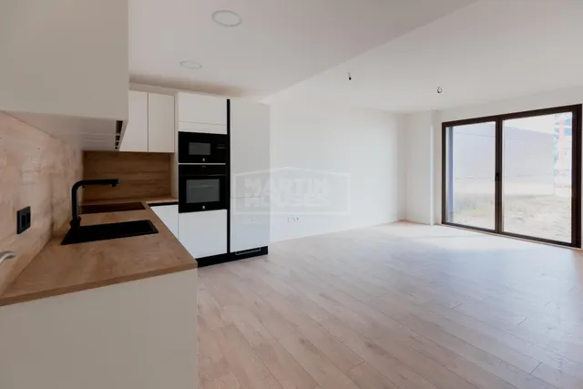 Si buscas una vivienda nueva a estrenar, con jardín privado y en pleno centro, este piso es una oportunidad única. — 18