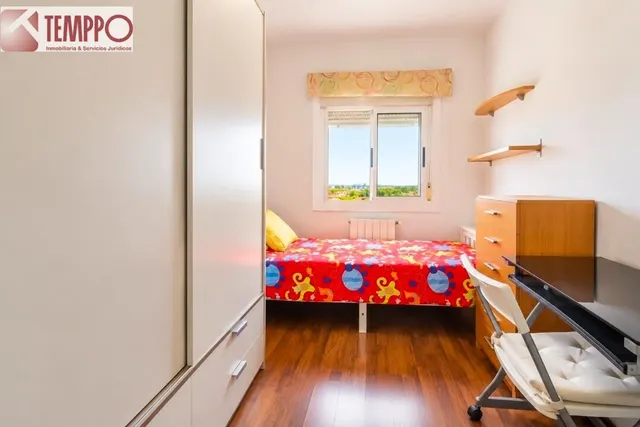 PISO REFORMADO de 3 DORMITORIOS, con VISTAS DESPEJADAS y con ASCENSOR — 20