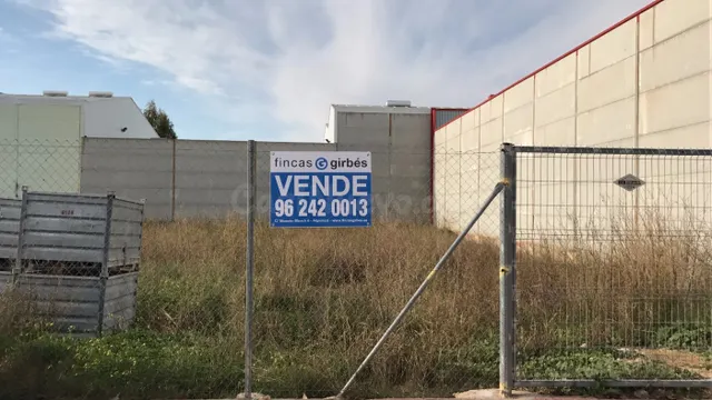 SE VENDE SUELO INDUSTRIAL EN EL POLIGONO INDUSTRIAL XARA DE 
