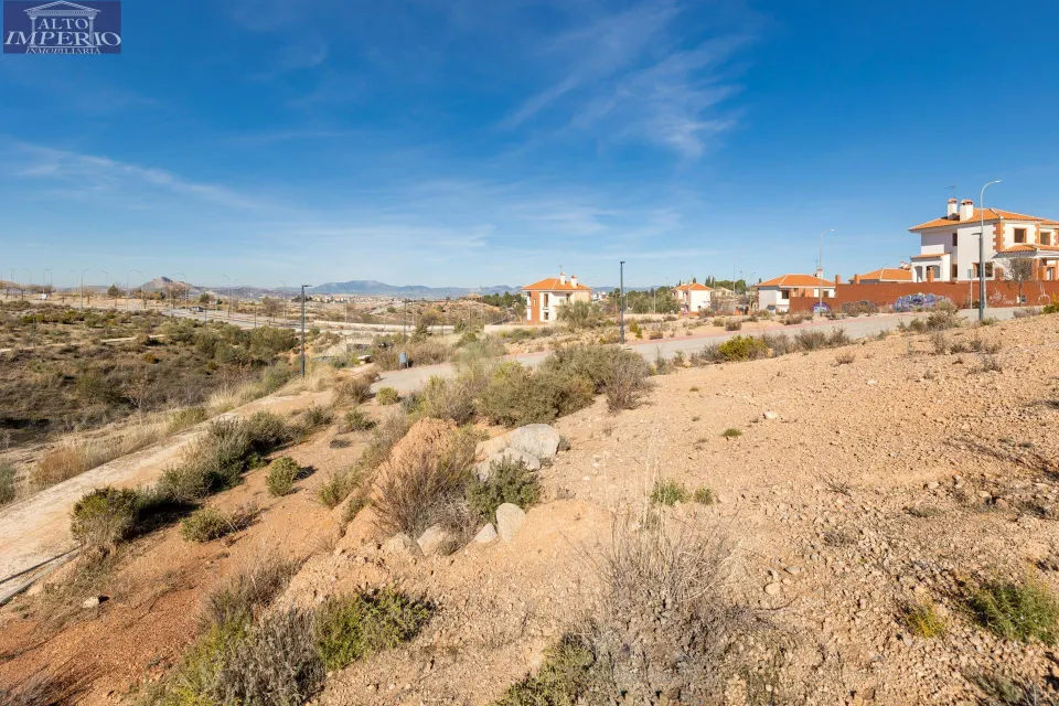 Venta de parcela urbana en Otura (Zona Santa Clara Golf)
