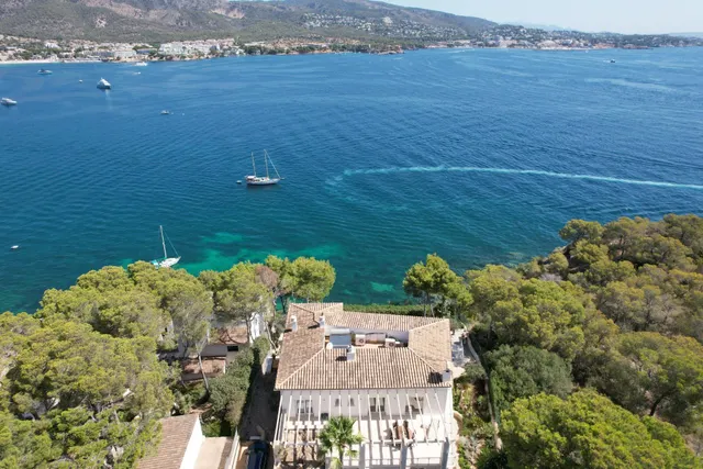 Impresionante villa de estilo mediterraneo con acceso directo al mar en Torrenova — 2