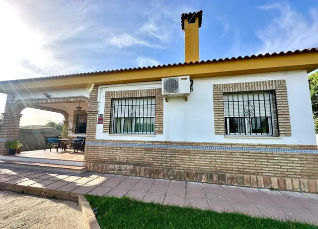 Bonita casa en parcela de 1250m2 zona Villarrubia - foto 3