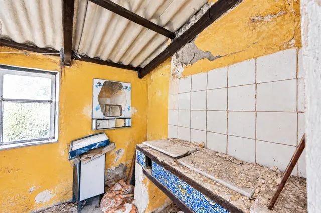 INCREIBLE CASA SOLAR EN PLENO CASCO URBANO PARA REFORMAR — 27