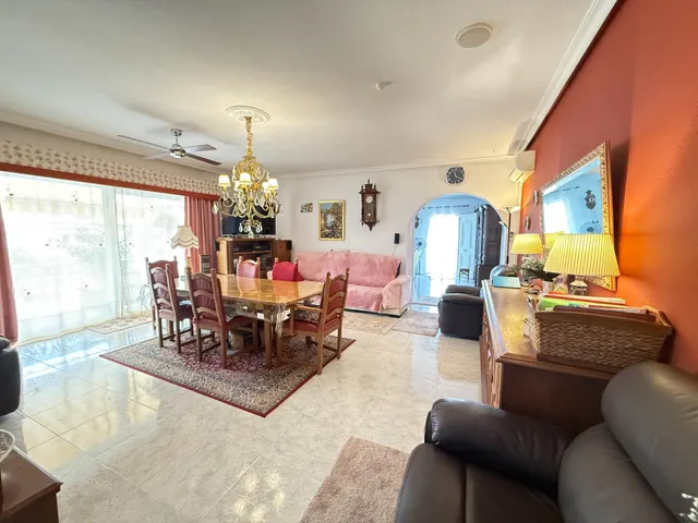 Impresionante Chalet Independiente en El Chaparral, Torrevieja — 46
